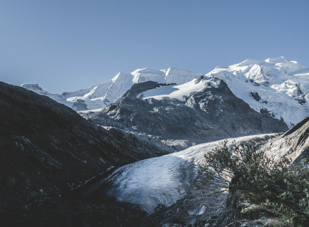 Glacier tongue and glacier higher up