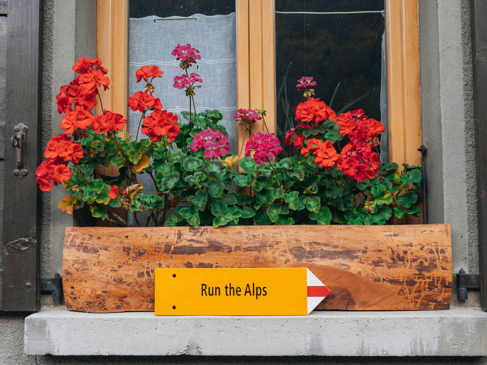 Run the Alps Customizable Trail Sign